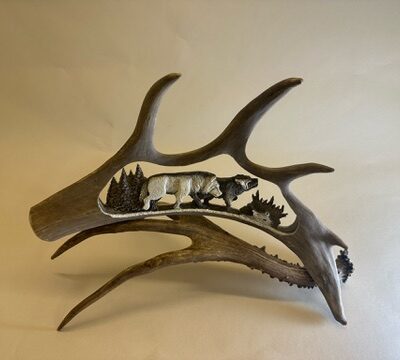 2 Wolf Caribou Shovel #antler carving #antler carvings #antler art #antler decor #handcrafted antler decor